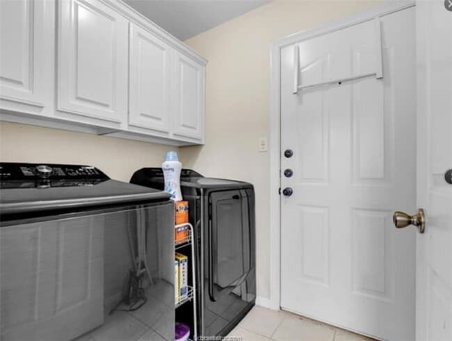 Building Photo - 3818 Dresden Ln