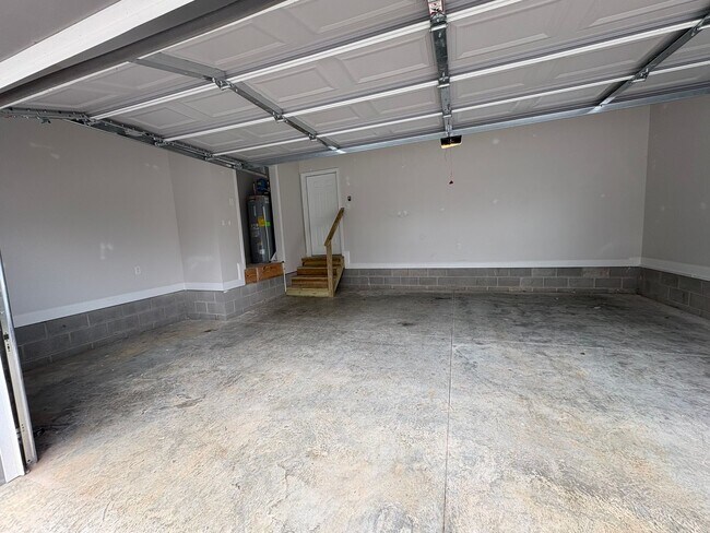 Building Photo - For Rent