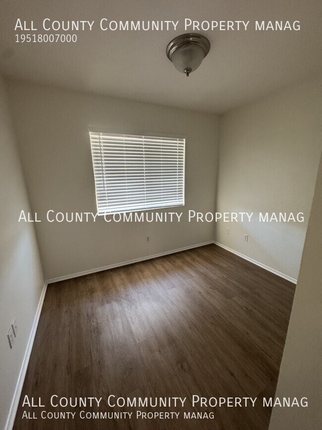 Building Photo - 58439 Palisade Dr