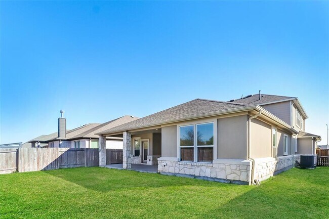 Building Photo - 1621 Stinnett Dr