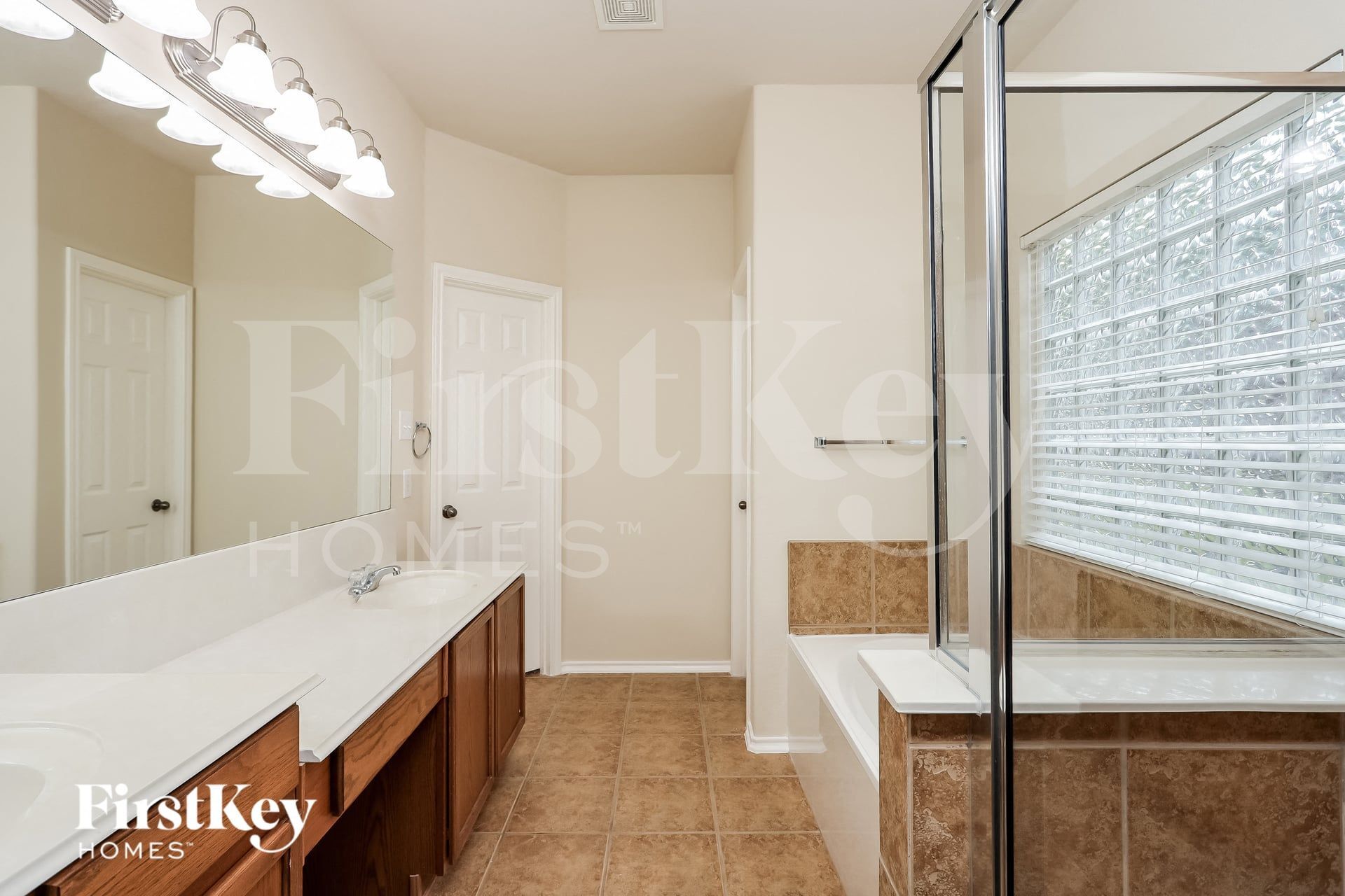 Building Photo - 101 Happy Tr