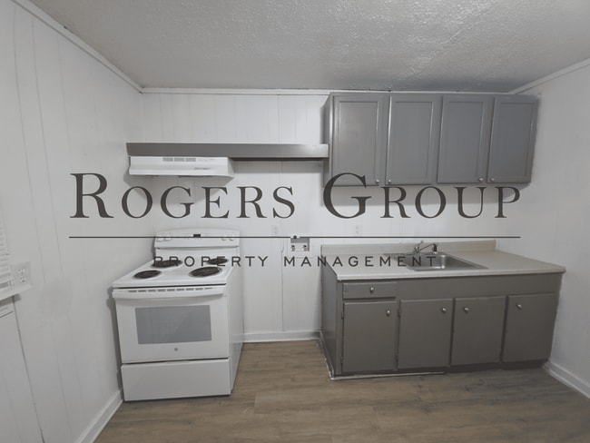 Building Photo - #450 - 416-418 Ridley St Duplex