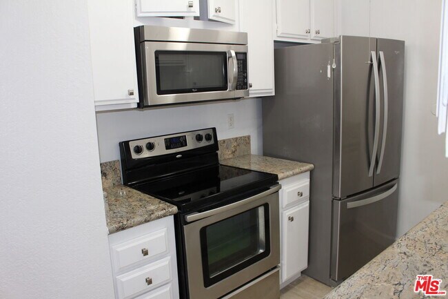 Building Photo - 1515 S Beverly Dr