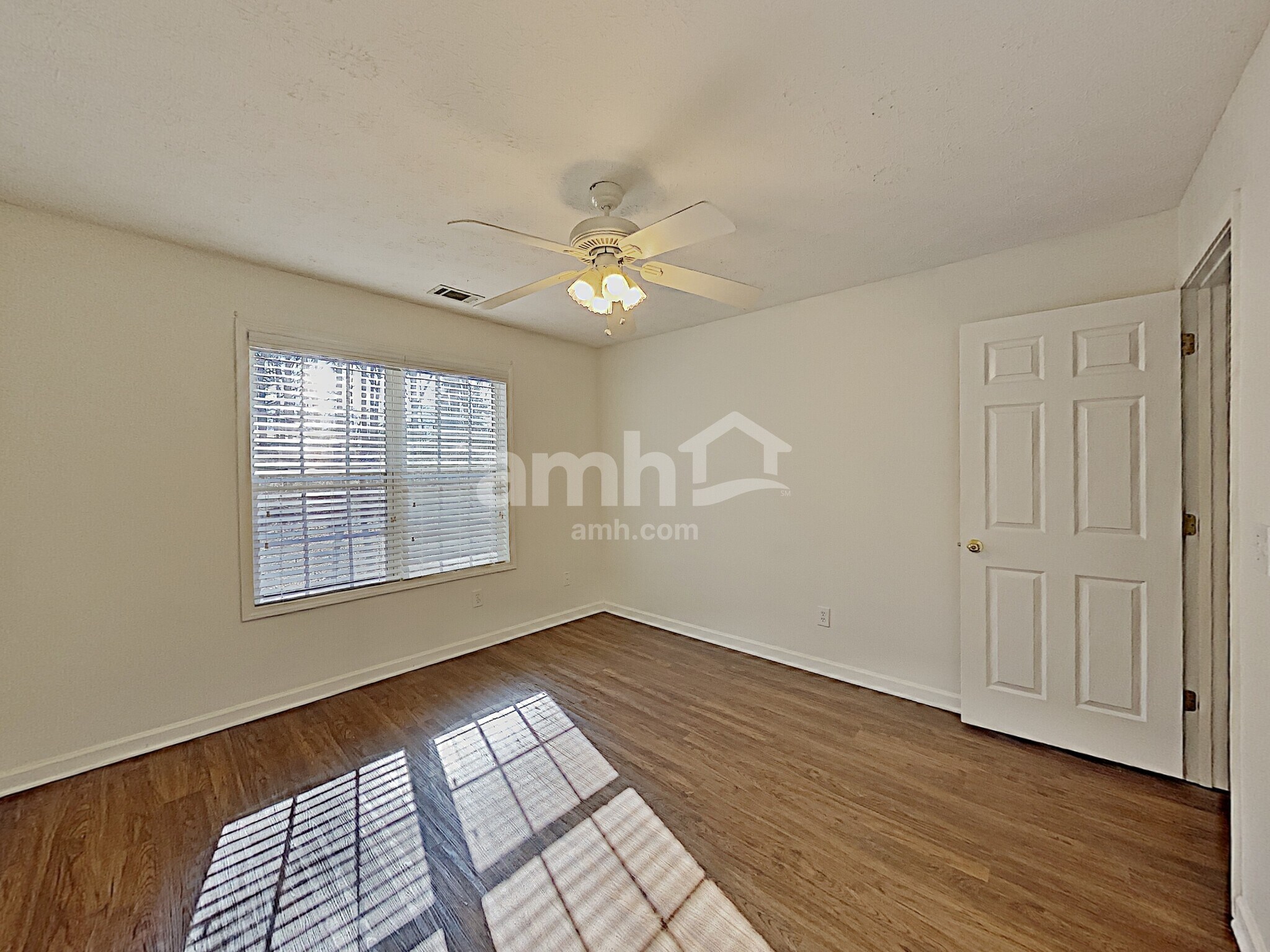 Building Photo - 1045 Fieldstone Dr