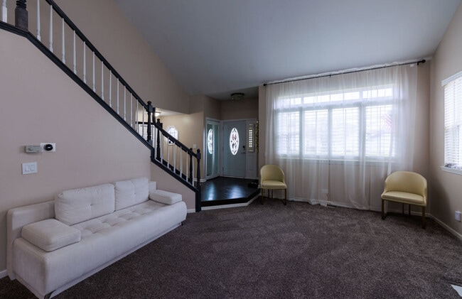 Building Photo - 25037 Brett St