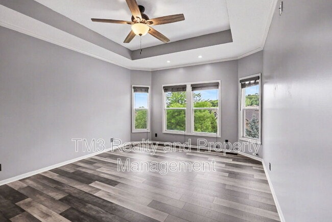 Building Photo - 5605 NE Coral Dr
