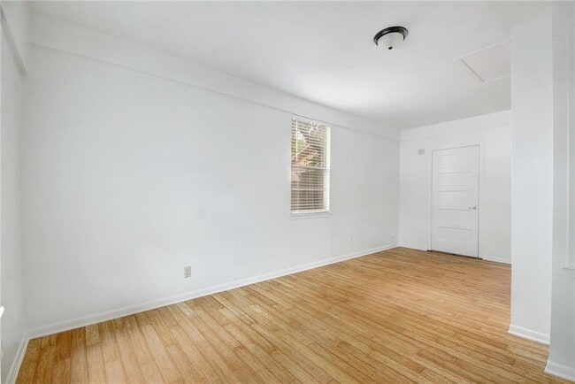 Building Photo - 108 W Croslin St