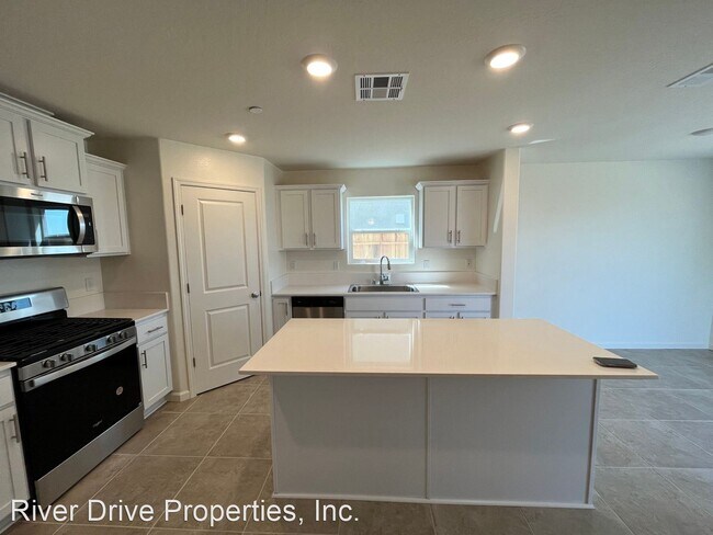 Building Photo - 5 br, 3 bath House - 707 Jessie Drive