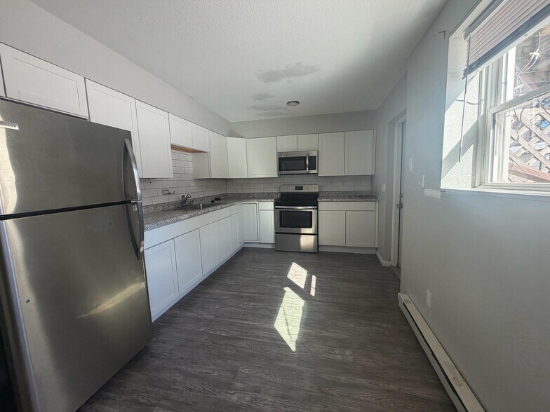 Building Photo - 1407 Bridge Ave