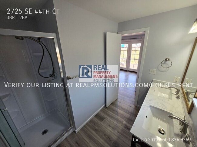 Building Photo - 2725 SE 44th Ct