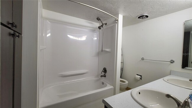 Building Photo - 415 NW 39th Rd