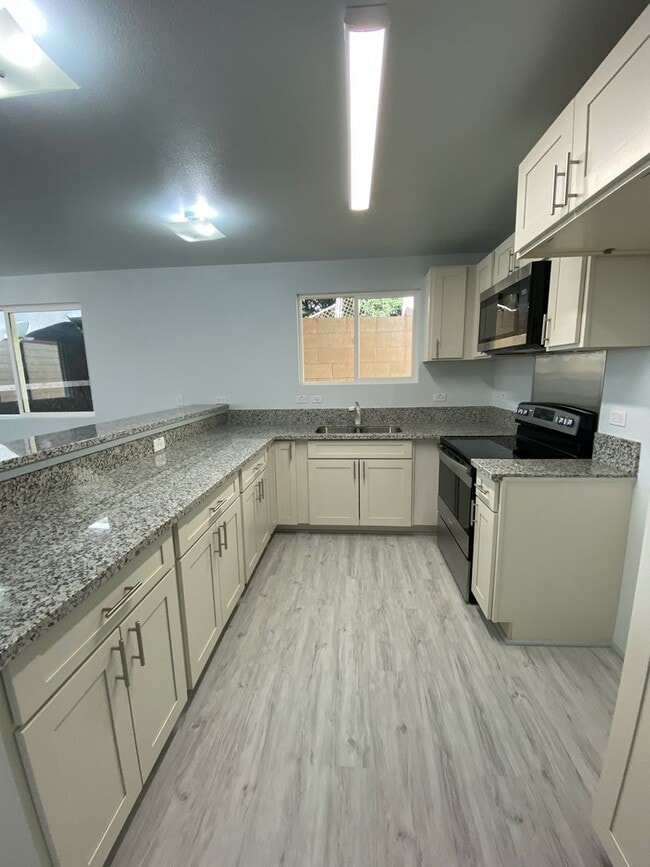 Building Photo - For Rent - 95-248 Wailawa St. A