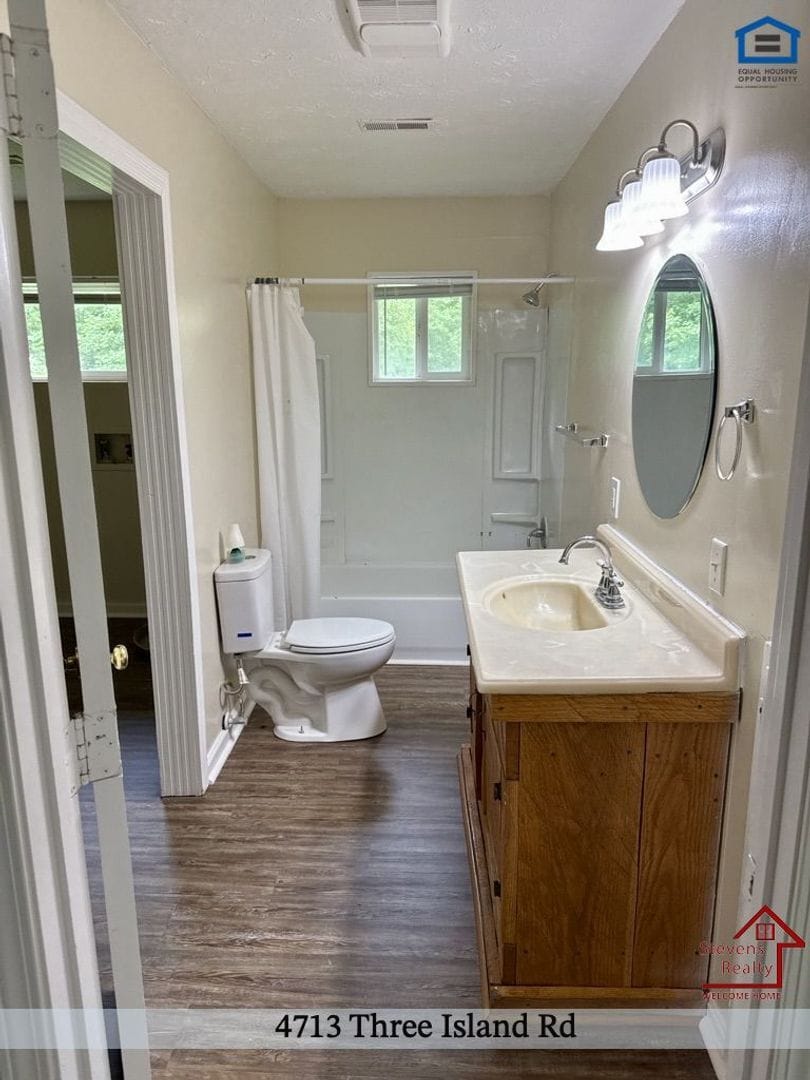 Building Photo - 4713 3 Island Rd