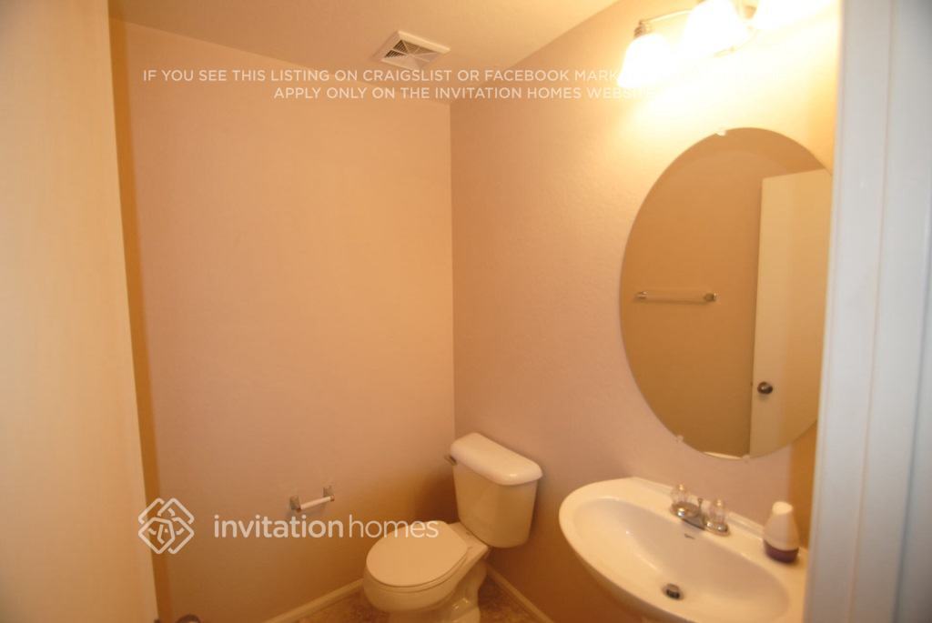 Building Photo - 37611 N Dena Dr