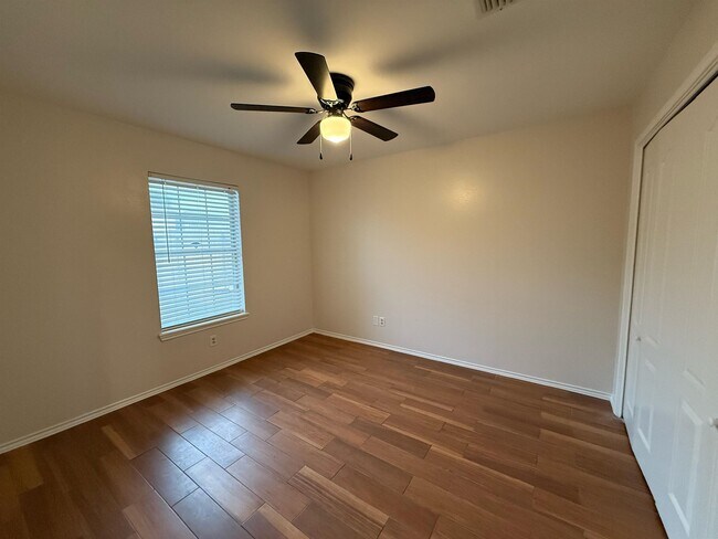 Building Photo - 506 Shiloh Dr