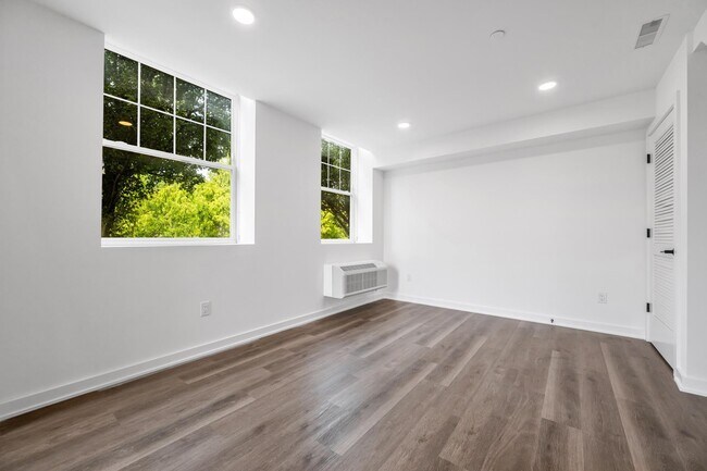 Building Photo - 315 Railroad Ave