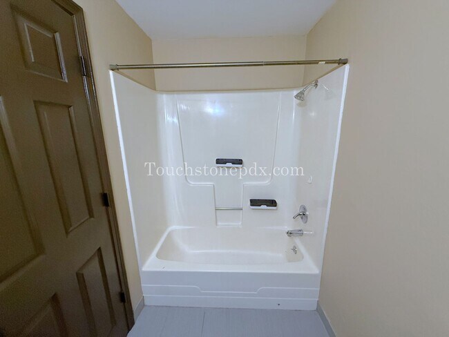 Building Photo - 2024-DIVIS