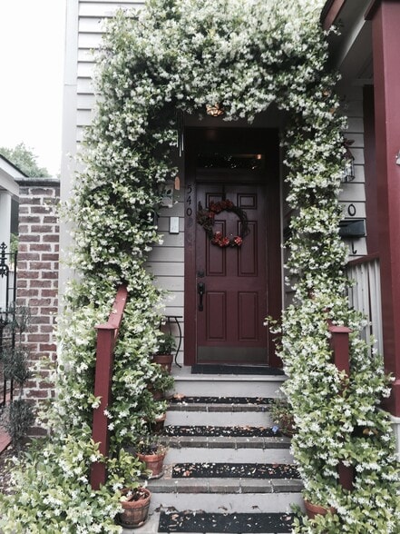 street entry - 540 E Taylor St