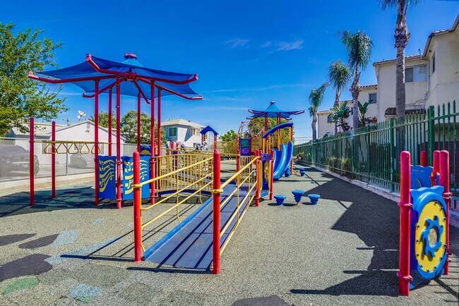 Building Photo - 6117 11th Ave