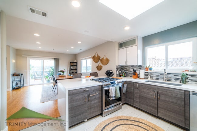 Building Photo - 567 Forrest Bluff