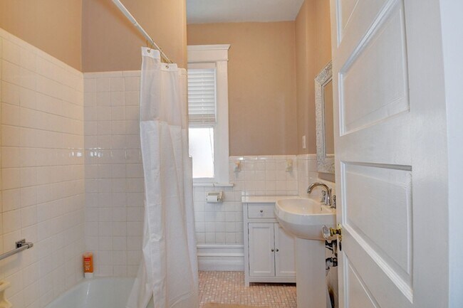 Building Photo - Beautiful Older home renovated for todays lifestyle