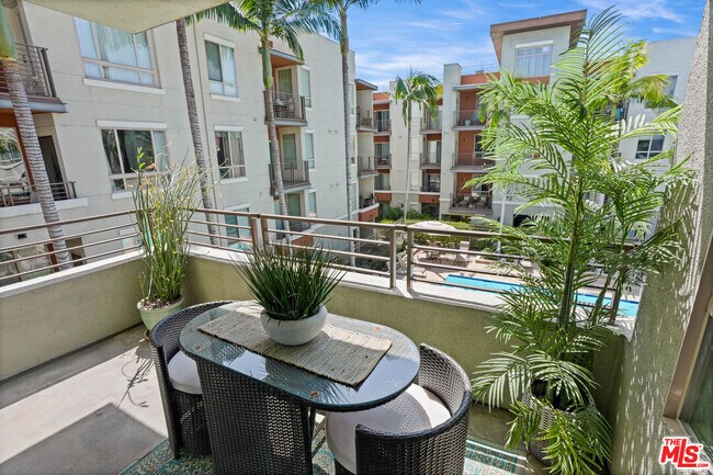 Building Photo - 100 S Alameda St