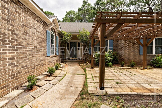 Building Photo - 105 Ventura Cir
