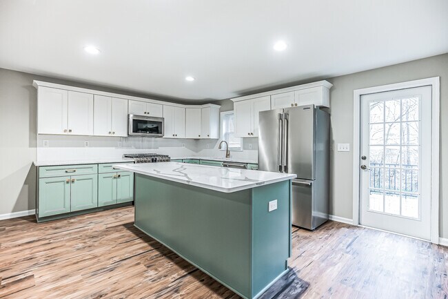 Building Photo - 203 Ford St