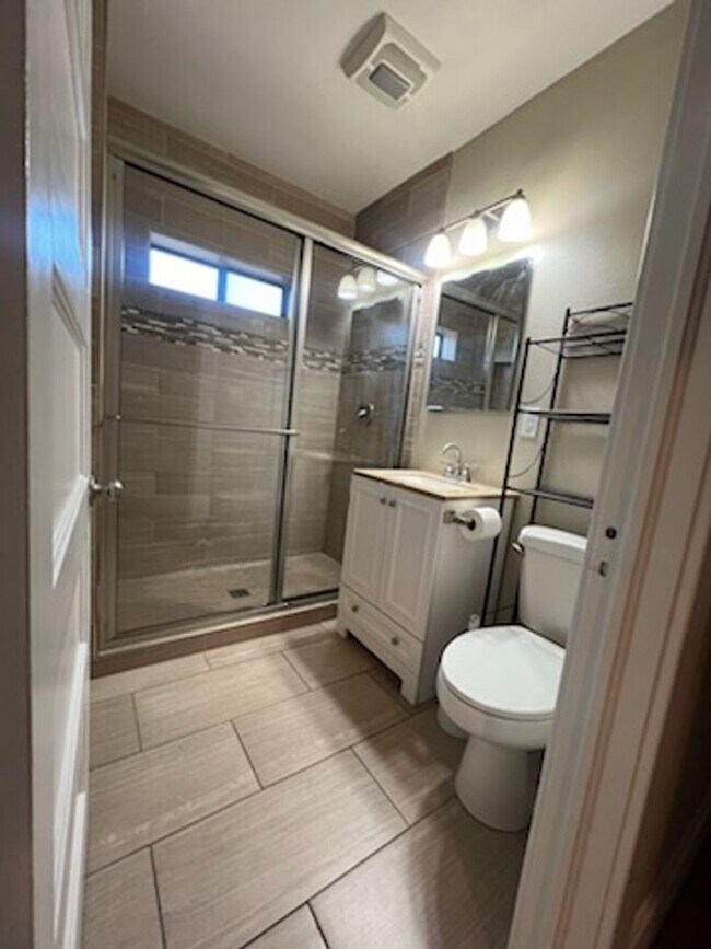 Building Photo - Cozy Home for rent in Exeter
