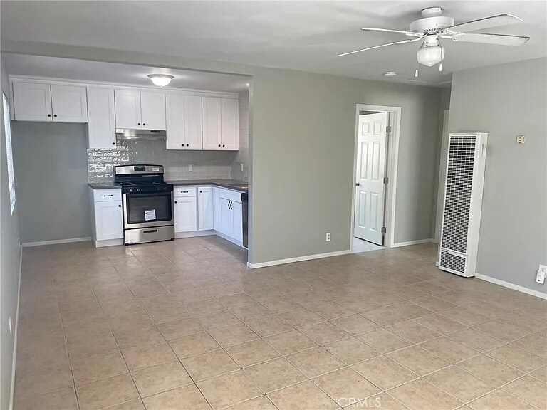 Building Photo - 12758 Russell Ave