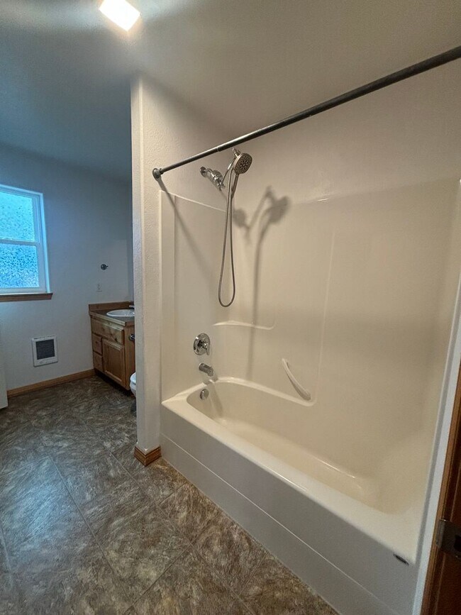 Building Photo - 2418-2420 Ernest