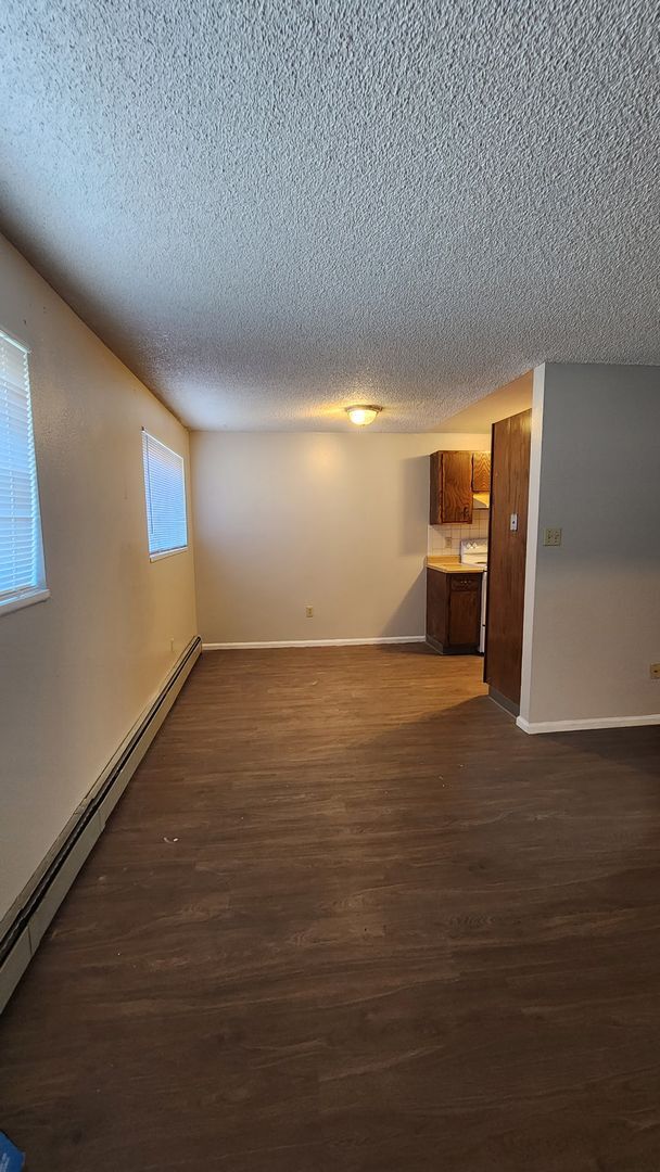 Building Photo - 4517 Parkview Dr