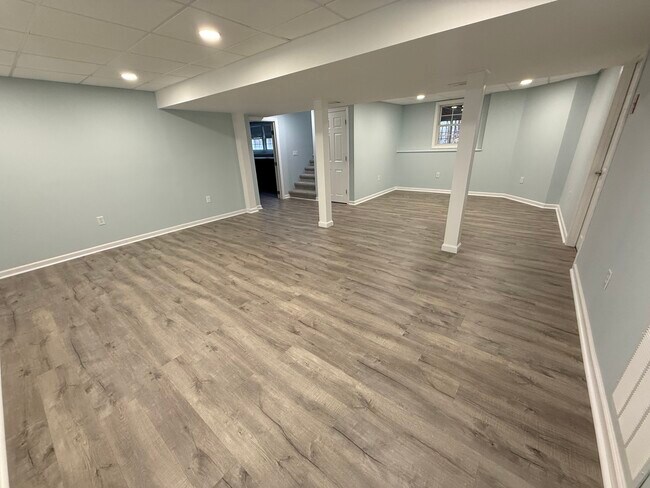 Building Photo - 317 Heather Glen Ln