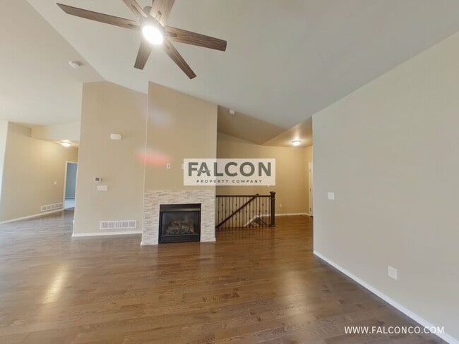 Building Photo - 9958 Golf Crest Dr