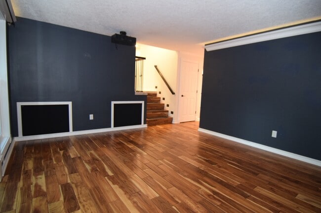 Building Photo - 17927 Ridge Lake Dr