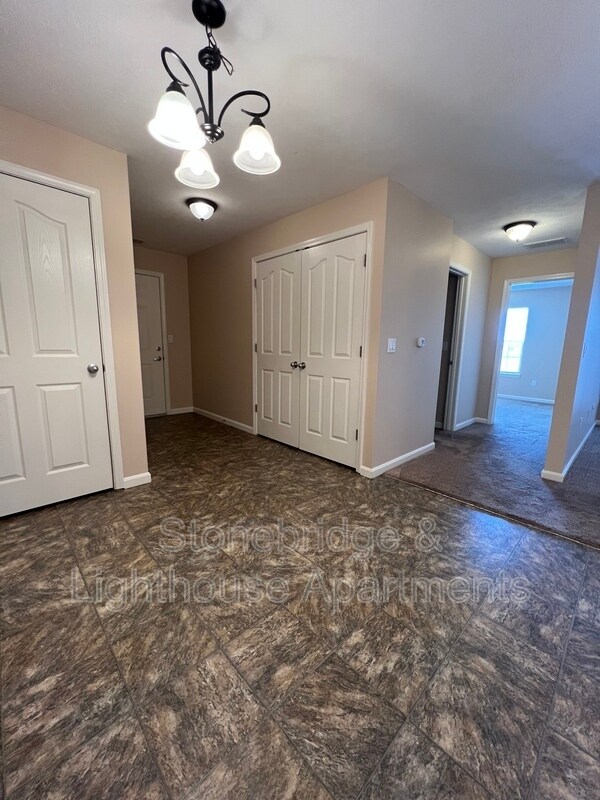 Building Photo - 1101 Stonebench Cir