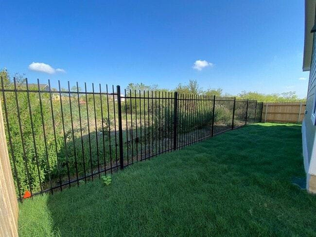 Building Photo - 7512 Poppy Petal Dr