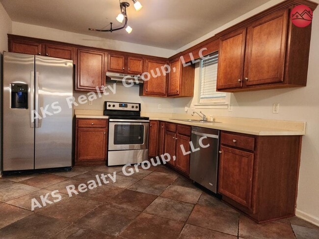 Building Photo - 1090 Thompson Rd