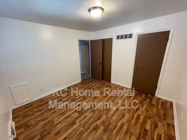 Building Photo - 236 Bonaire St