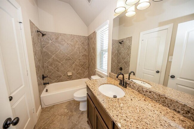 Building Photo - 27811 Bradford Ridge Dr