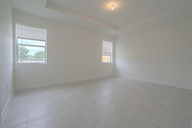 Building Photo - 2972 SE 23rd Ave