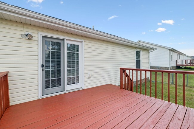 Building Photo - 1073 Bobcat Dr