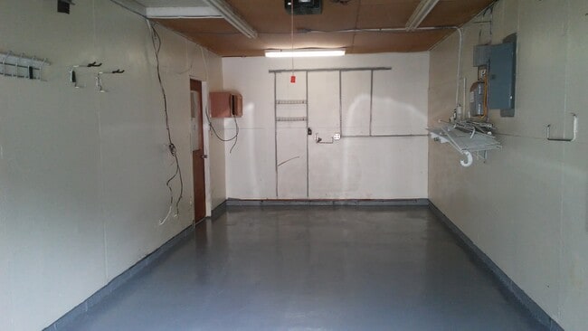 Building Photo - MASON,OHIO - 3 BED, 1  BATH, FAMILY ROOM  $1600  1st month rent free