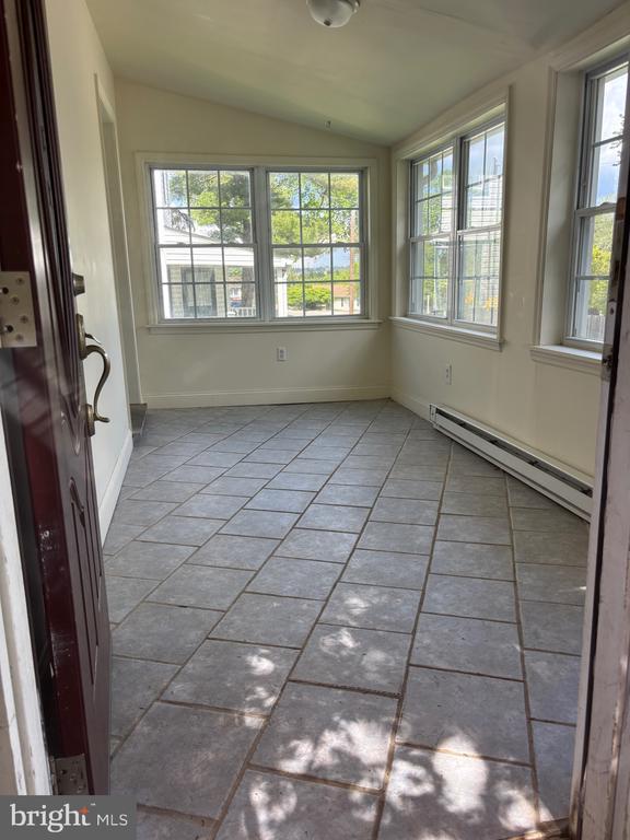 Building Photo - 221 Summit Ave