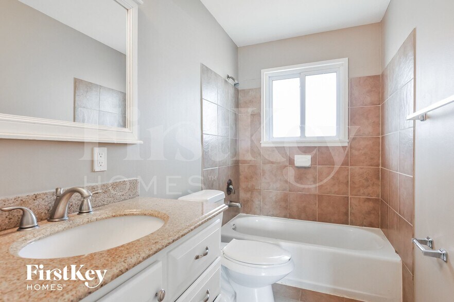 Building Photo - 4941 Spring Forest Ln