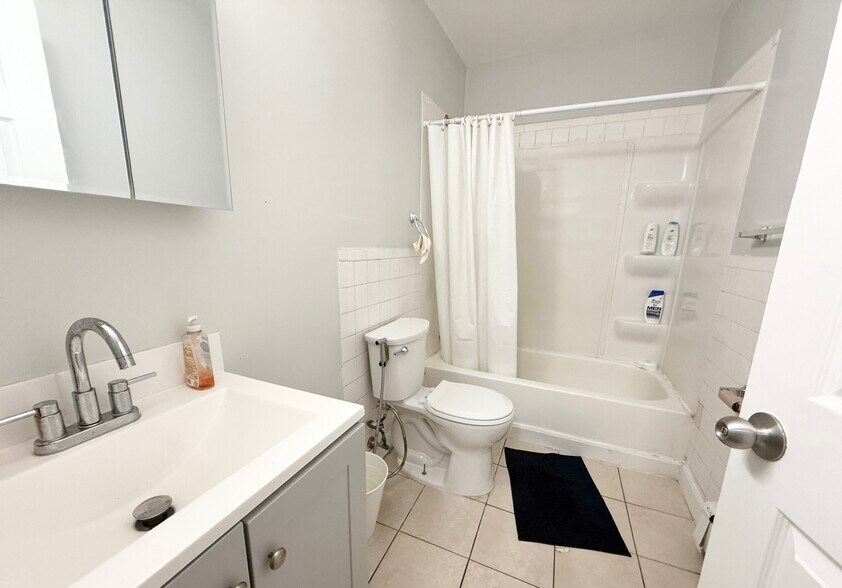 Building Photo - 59 Ruggles St