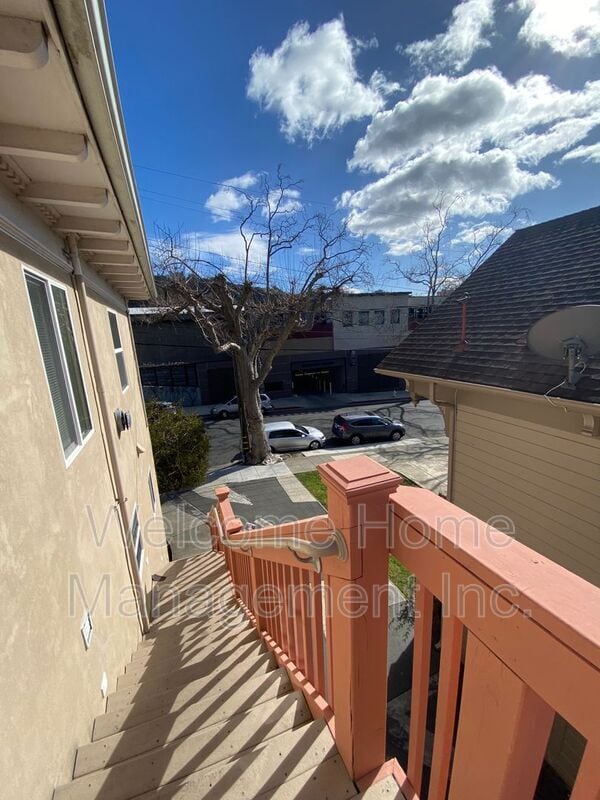 Building Photo - 1426 Henry St