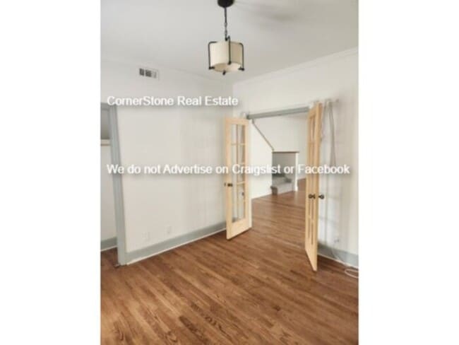 Building Photo - 726 Victorian Pl