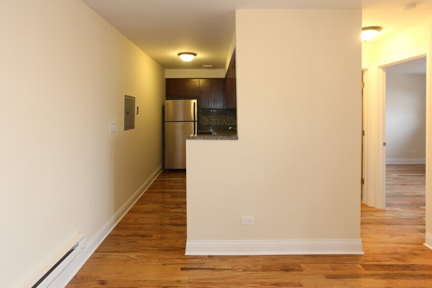Building Photo - 567 W Arlington Pl