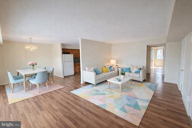 Building Photo - 813 Red Lion Rd